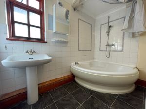 Photo 19- click for photo gallery